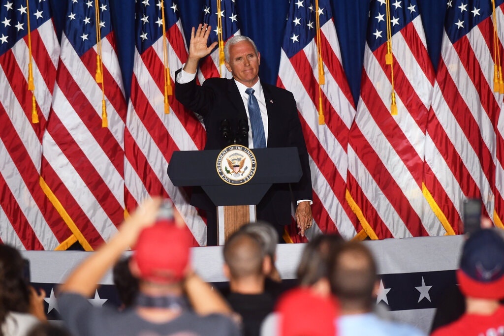 ong Pence khong chiu dung kinh chan anh 1