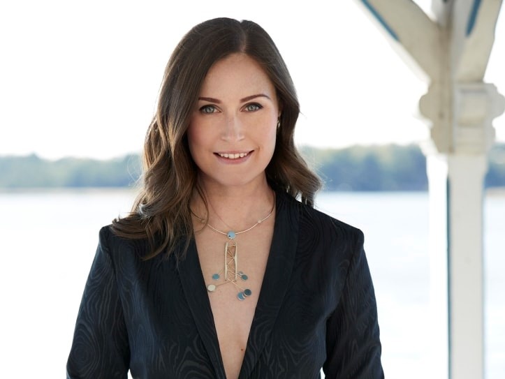 Nu thu tuong bi chi trich vi ao ho nguc, dan Phan Lan dang anh ung ho hinh anh