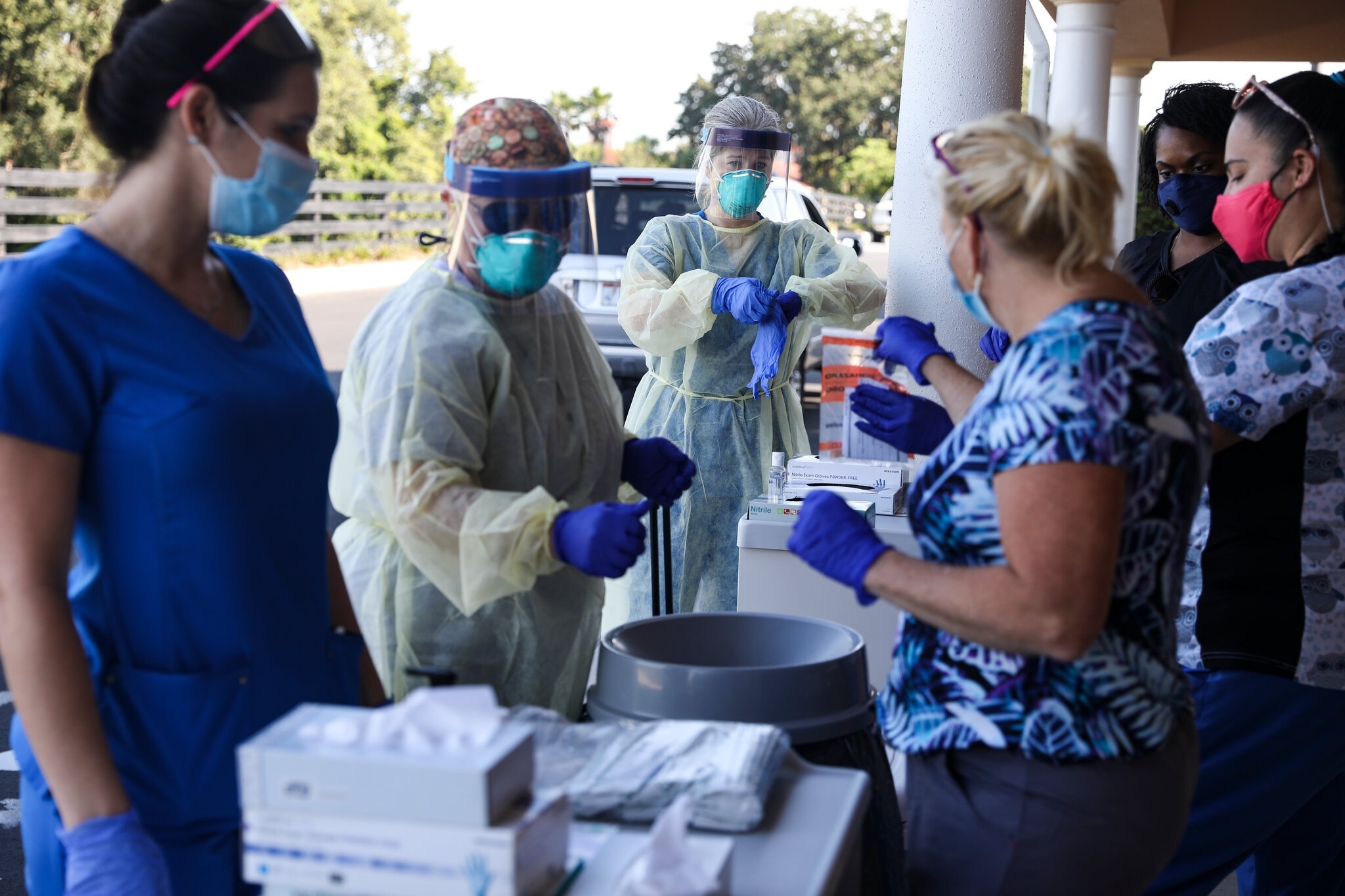 So ca mac Covid-19 trong ngay cua My dat ky luc moi hinh anh