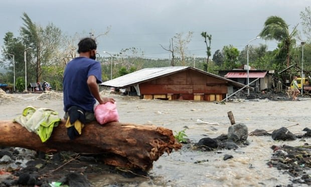 Albay tan tanh trong sieu bao manh nhat nam o Philippines hinh anh