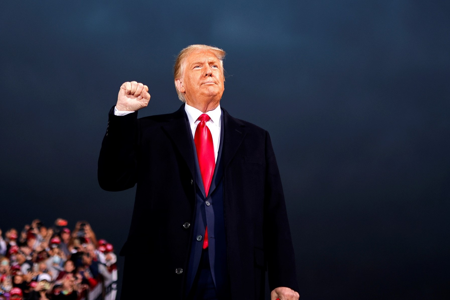 Ong Trump se van 'quyen luc' du thua hay thang hinh anh