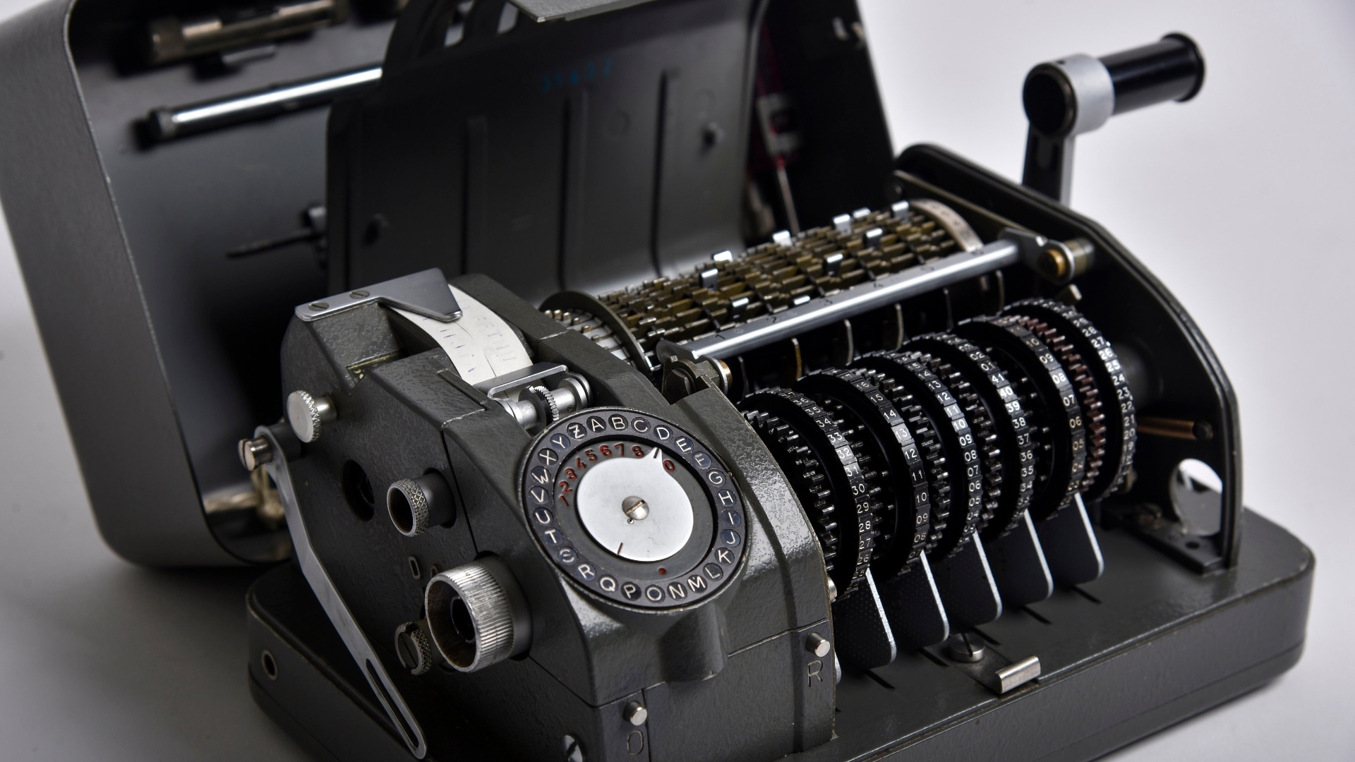 Thuy Si tiet lo chi tiet moi ve chien dich tinh bao cua CIA hinh anh