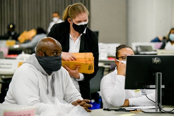 Michigan thong qua ket qua bau cu, xac nhan ong Biden thang hinh anh