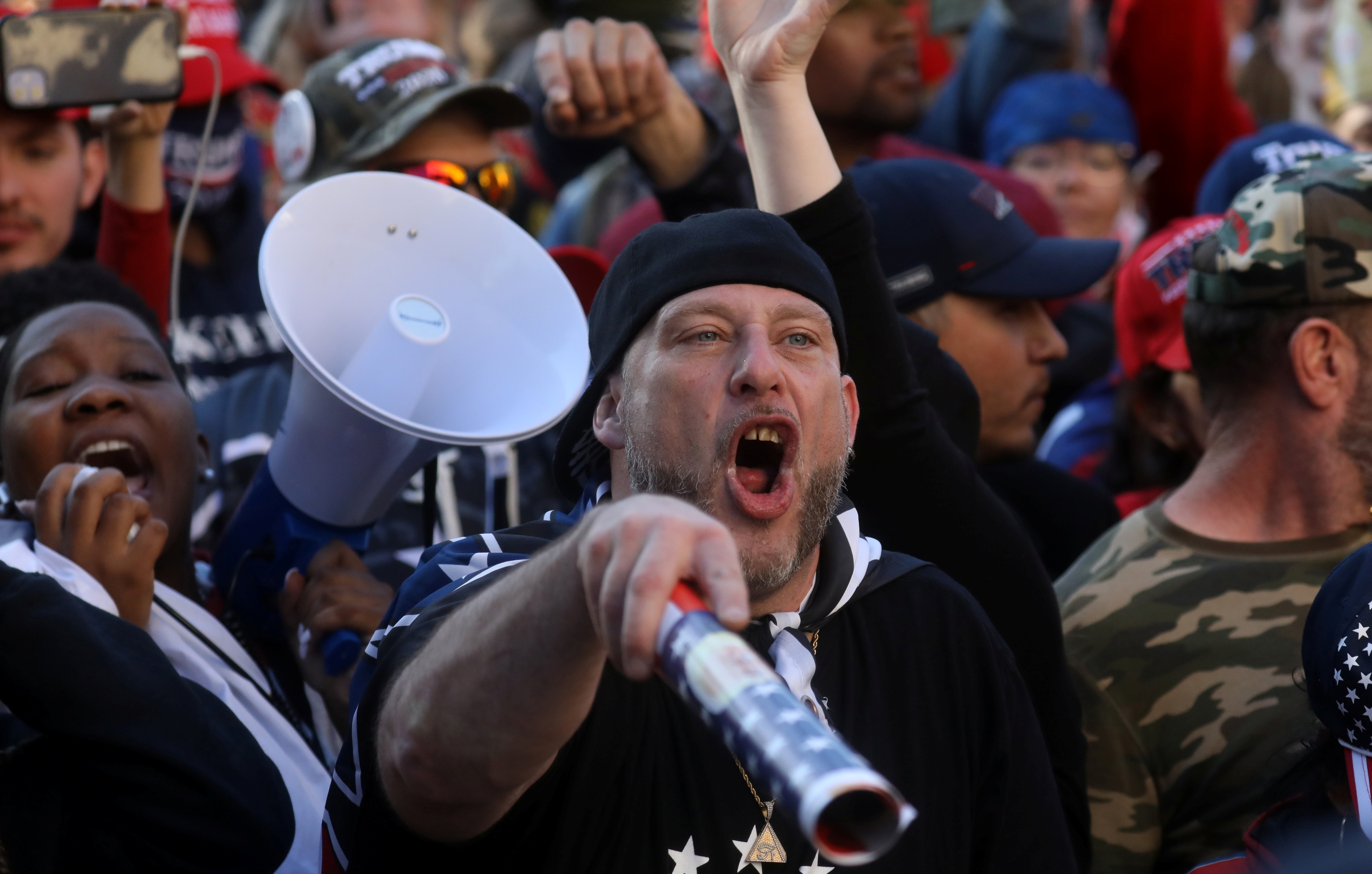 Nguoi ung ho ong Trump doi lai 2,5 trieu USD da quyen gop cho vu kien hinh anh