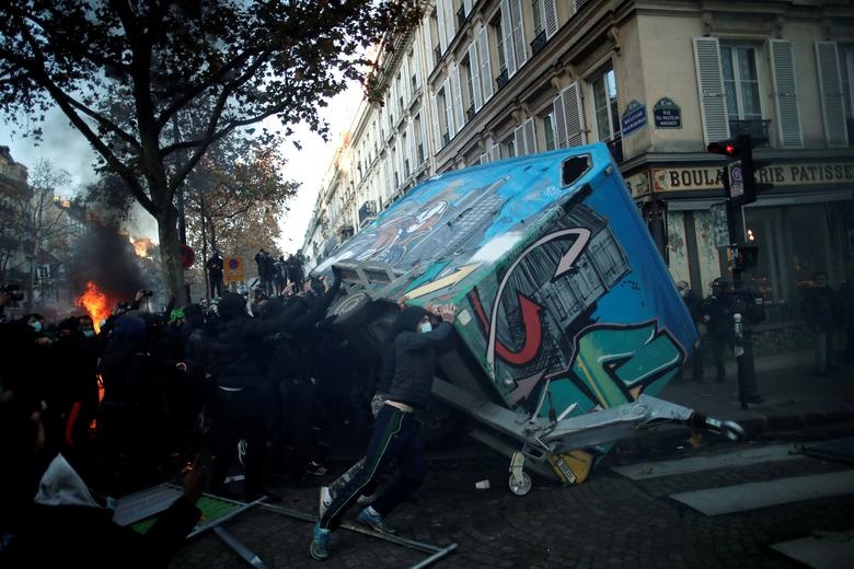 bieu tinh o Paris anh 4