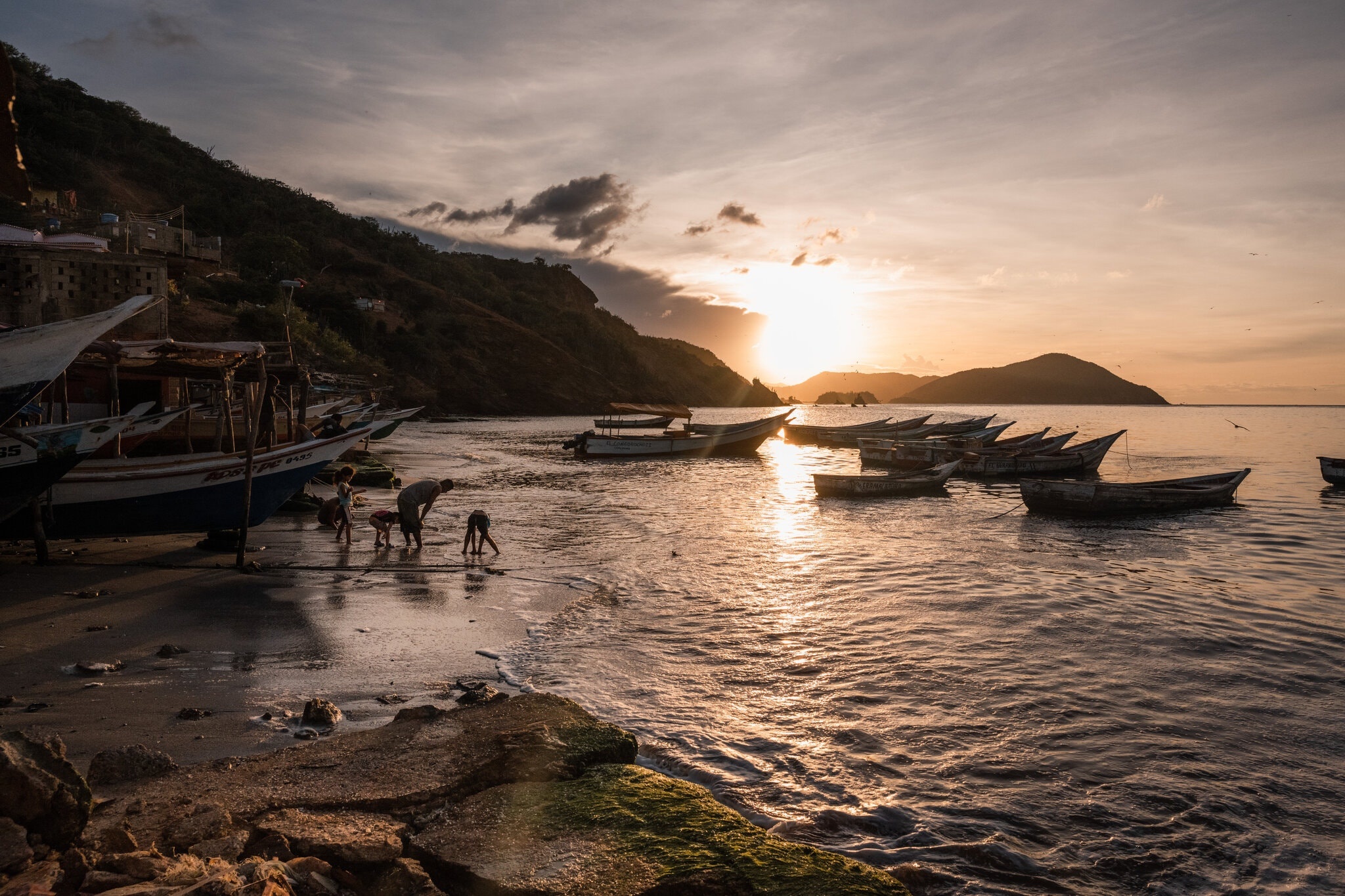 nu trang dat vao Venezuela anh 4