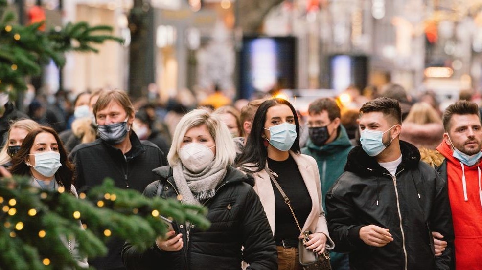 'Giang sinh gi nua. Mac Covid-19 ma con song la tot roi!' hinh anh