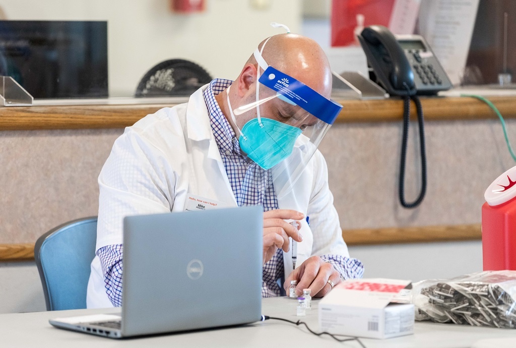 My phat hien ca dau tien mac bien chung moi cua Anh hinh anh