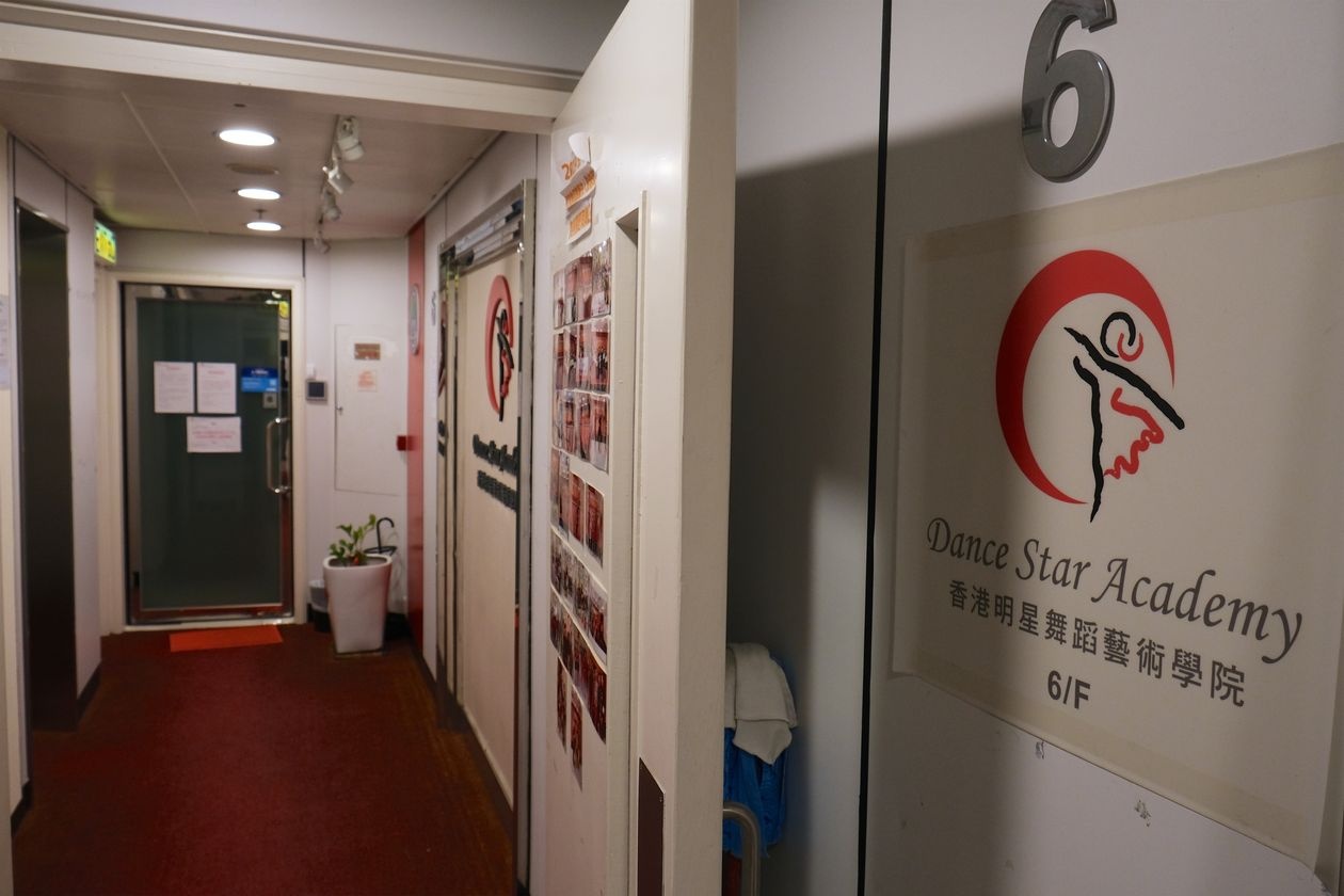 o dich trong gioi nha giau Hong Kong anh 2