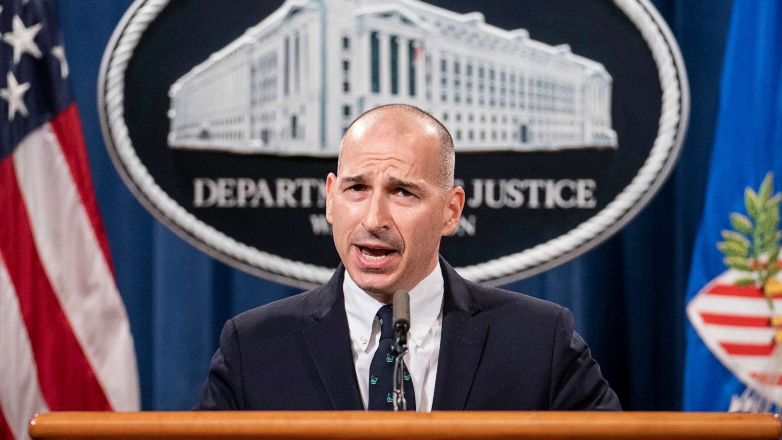 noi gian o Dien Capitol anh 4