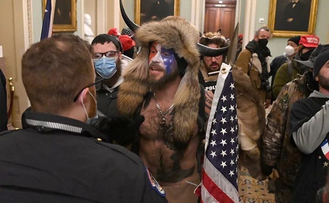 Chuyen gi da xay ra voi luc luong an ninh o Dien Capitol? hinh anh