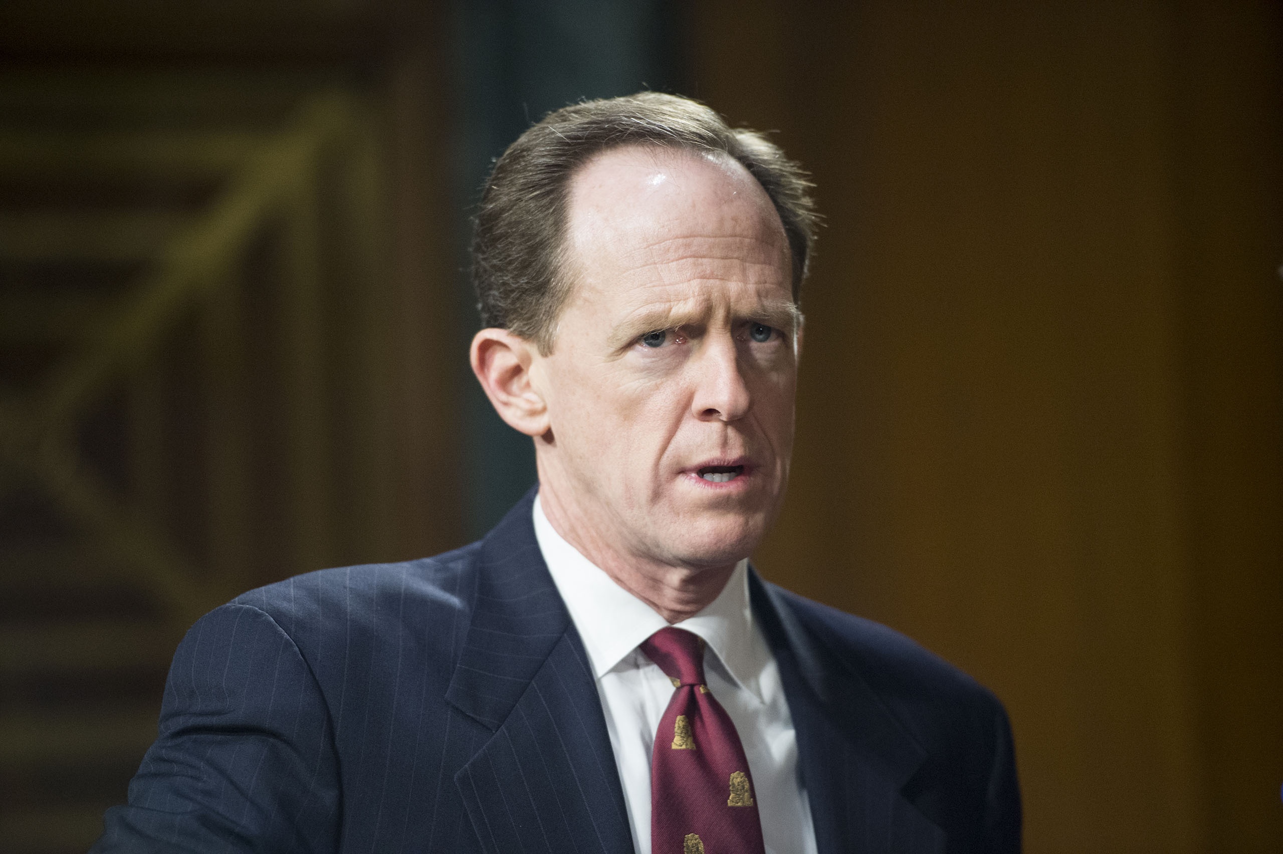 Nghi si Pat Toomey: Vi pham cua ong Trump co the dan den luan toi hinh anh