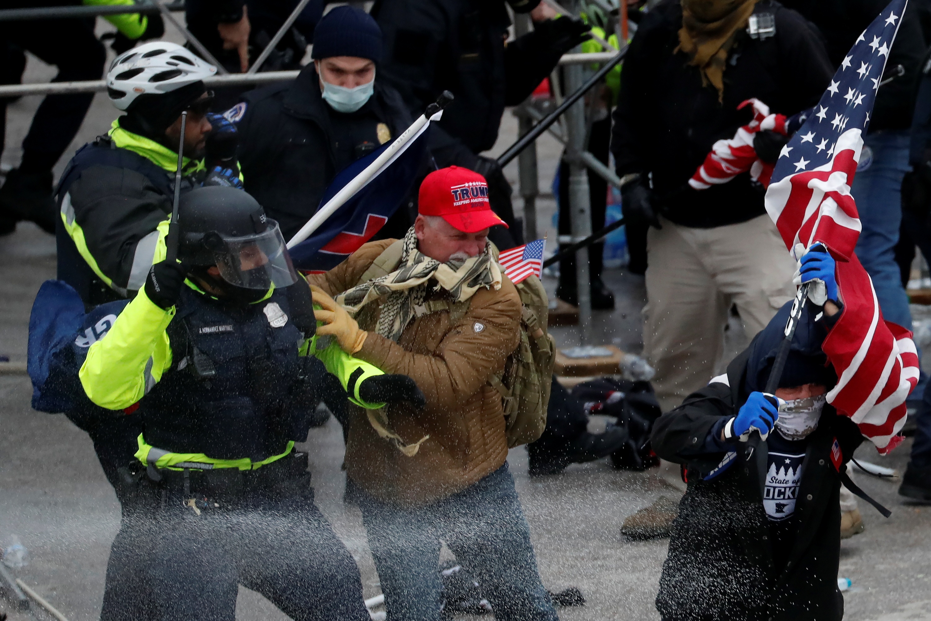 My khoi to 25 vu an khung bo sau cuoc bao loan o Dien Capitol hinh anh