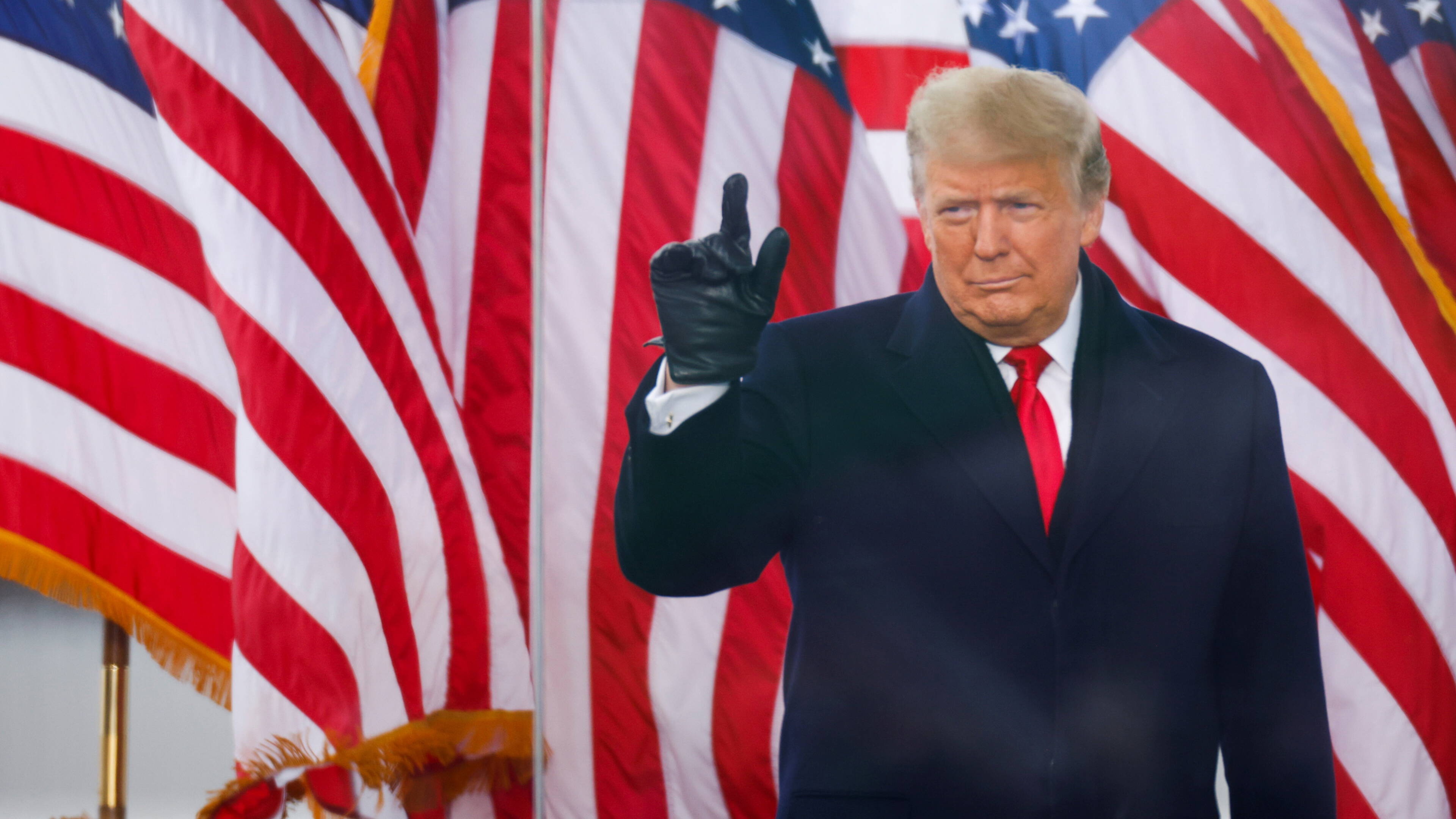 Dong minh ong Trump bi nghi dung sau cuoc bieu tinh truoc vu bao loan hinh anh