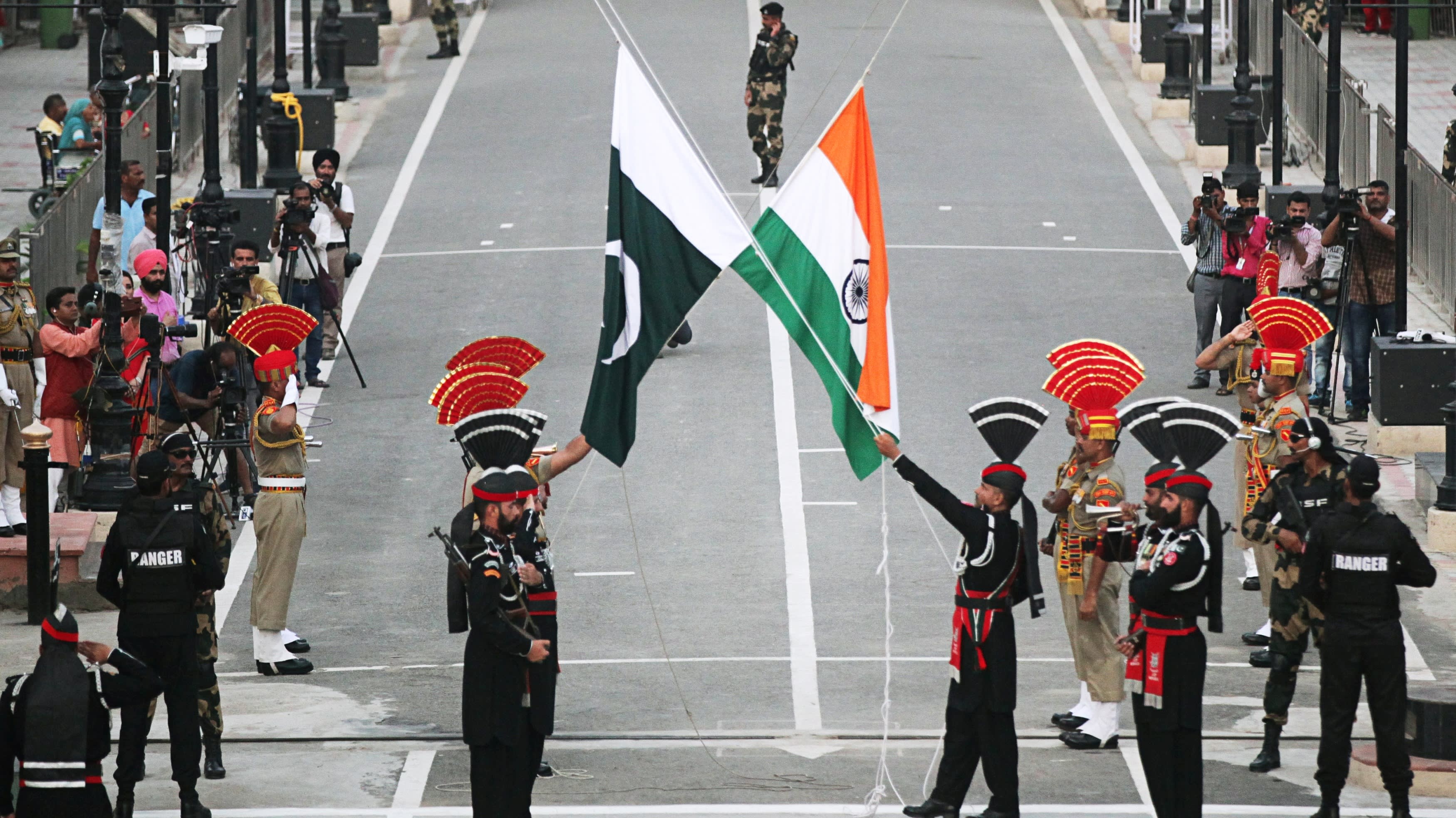 My muon tang cuong hop tac voi An Do trong 'Bo tu' hinh anh