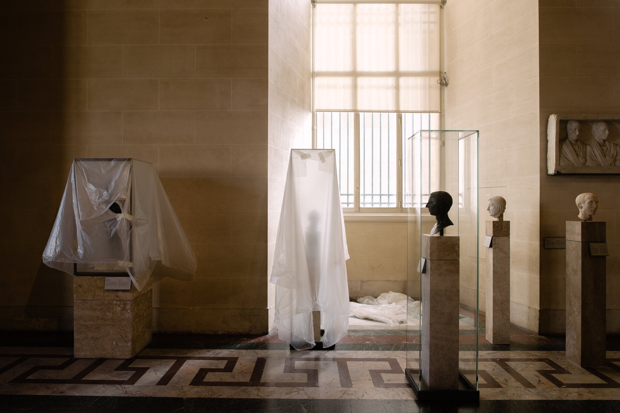 bao tang Louvre dong cua anh 8