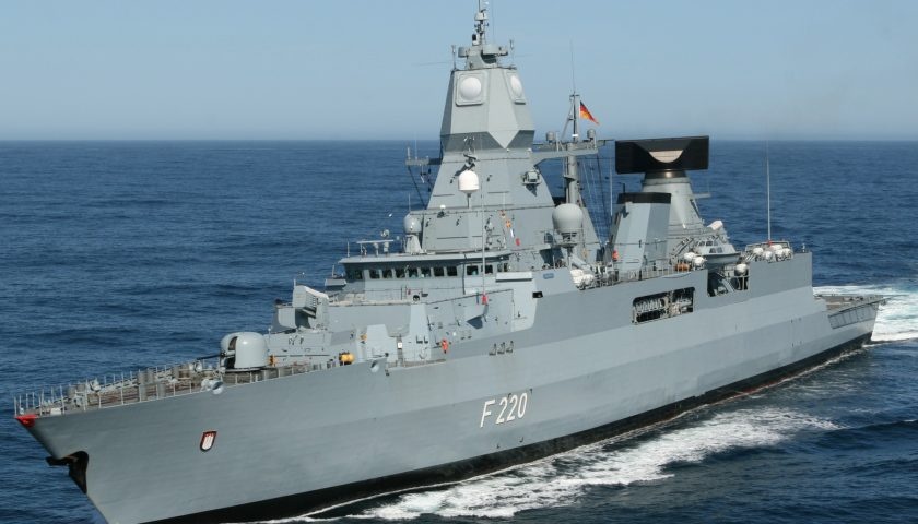 My hoan nghenh Duc cho tau chien di qua Bien Dong hinh anh