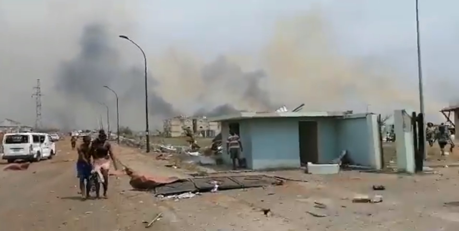 20 nguoi chet, 600 nguoi bi thuong trong vu no o Guinea Xich Dao hinh anh