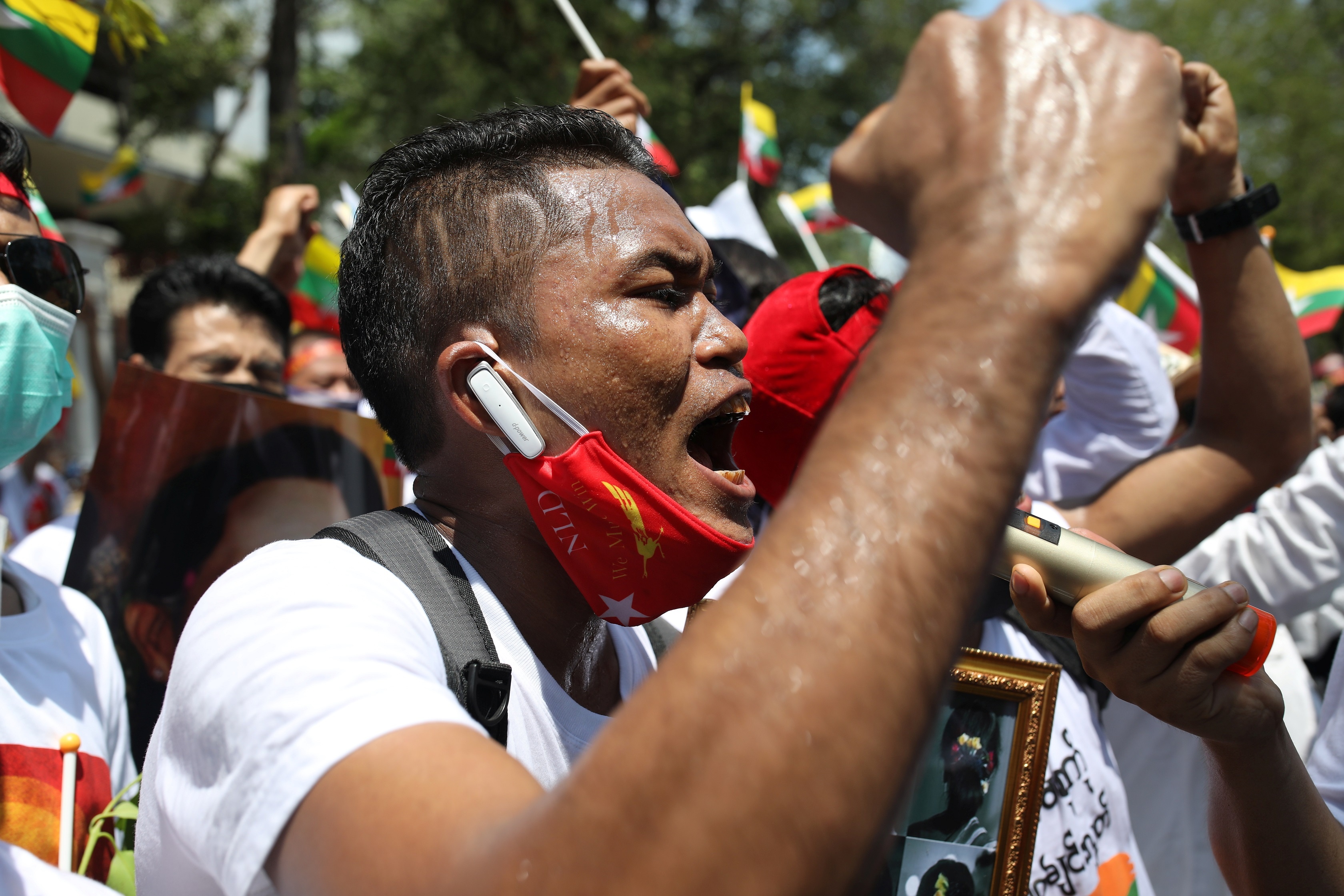 Quan doi Myanmar 'rat tiec' vi 164 nguoi bieu tinh thiet mang hinh anh