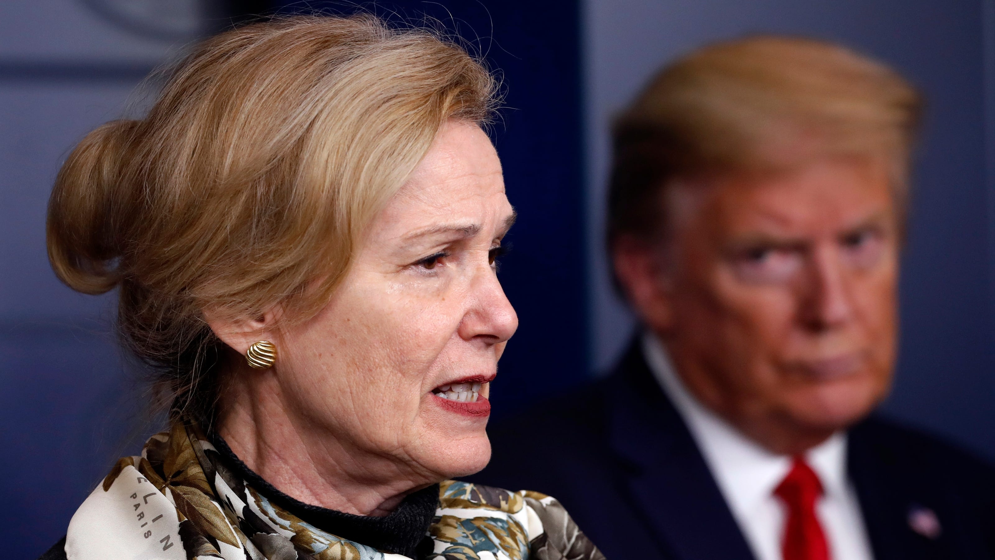 Nhan vien cu ke ve cuoc goi 'kho chiu' tu ong Trump hinh anh