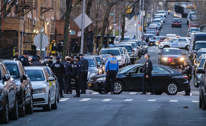 Do sung giua long New York, mot nguoi chet va 2 nguoi bi thuong hinh anh