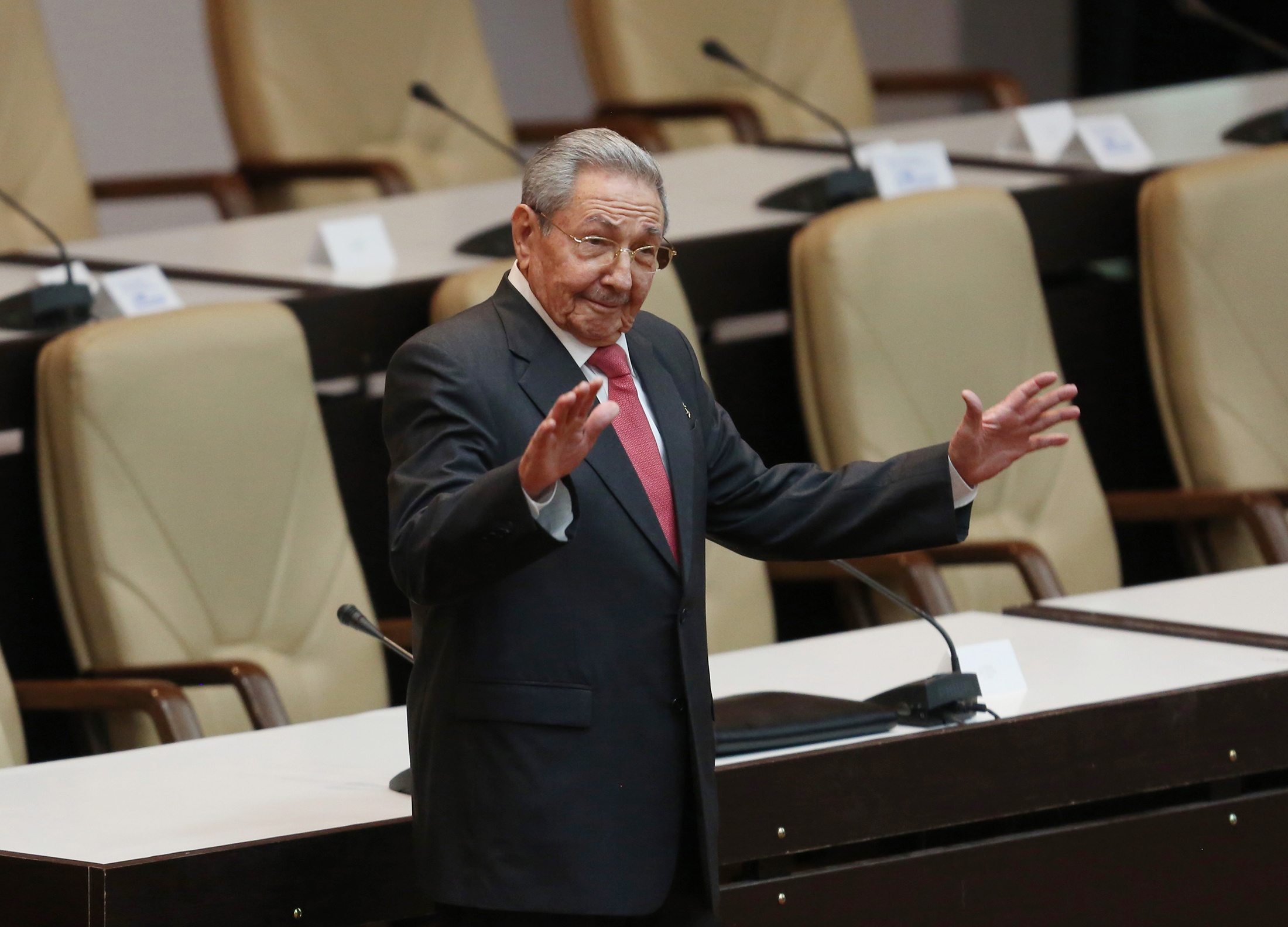 Ong Raul Castro thong bao nghi huu hinh anh