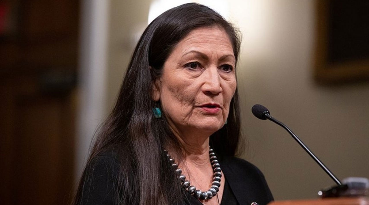 Bo Noi vu My dao nguoc hang loat sac lenh moi truong thoi ong Trump hinh anh