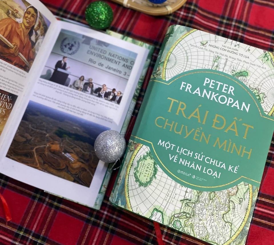 Lich su nhan loai gan chat voi lich su tu nhien hinh anh