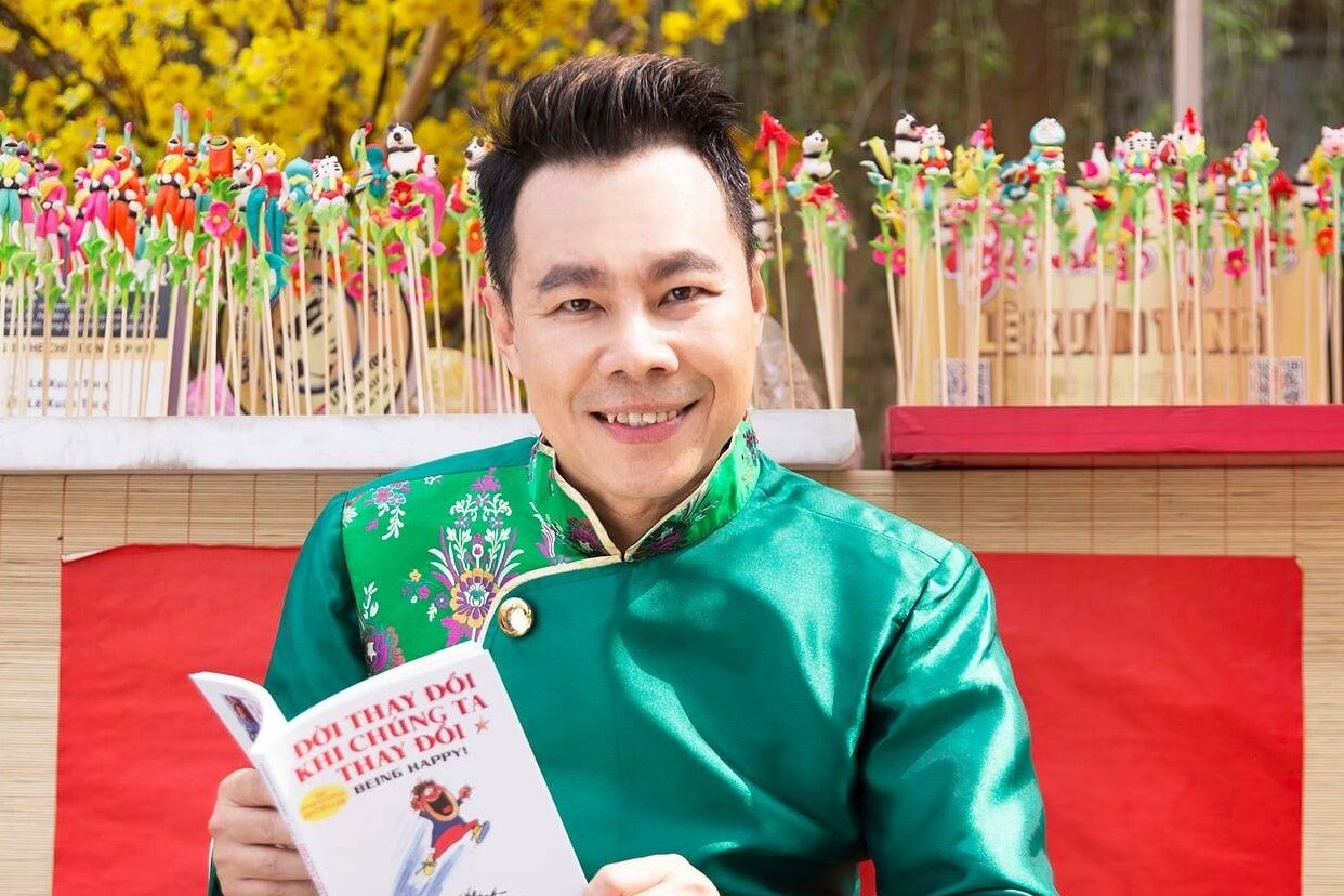 'Van hoa li xi sach Tet dang dan hinh thanh' hinh anh