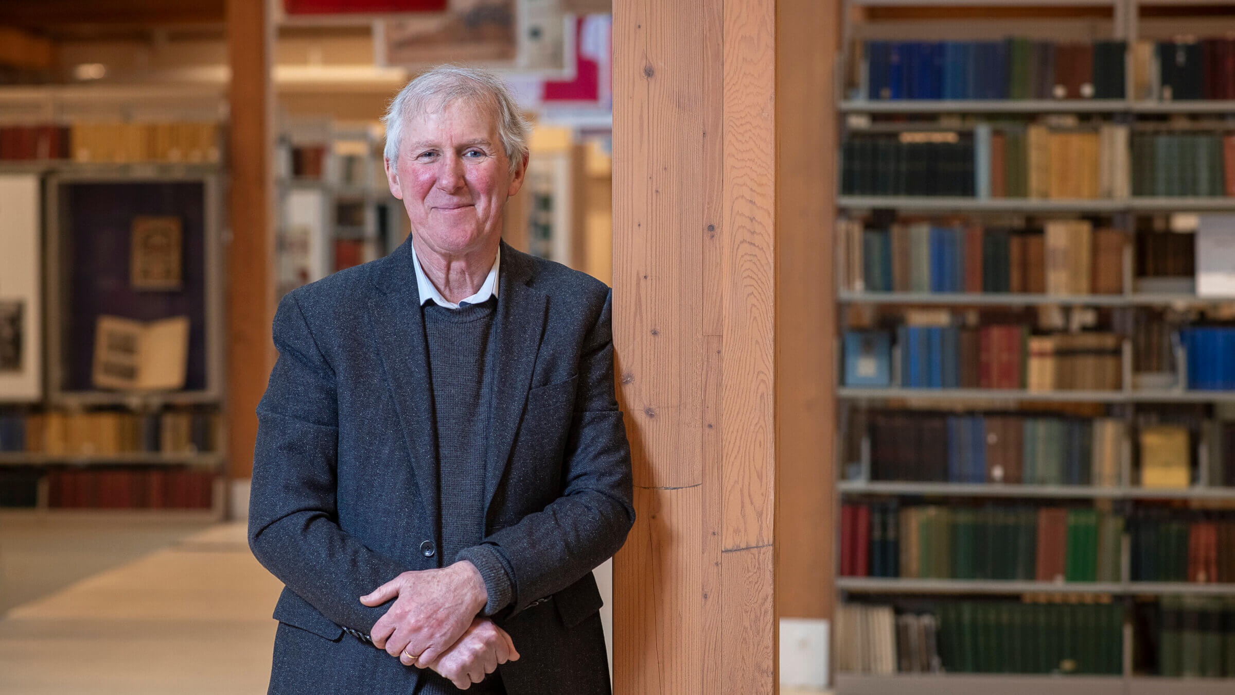 Nguoi cuu 1,5 trieu cuon sach viet bang ngon ngu co cua nguoi Do Thai hinh anh