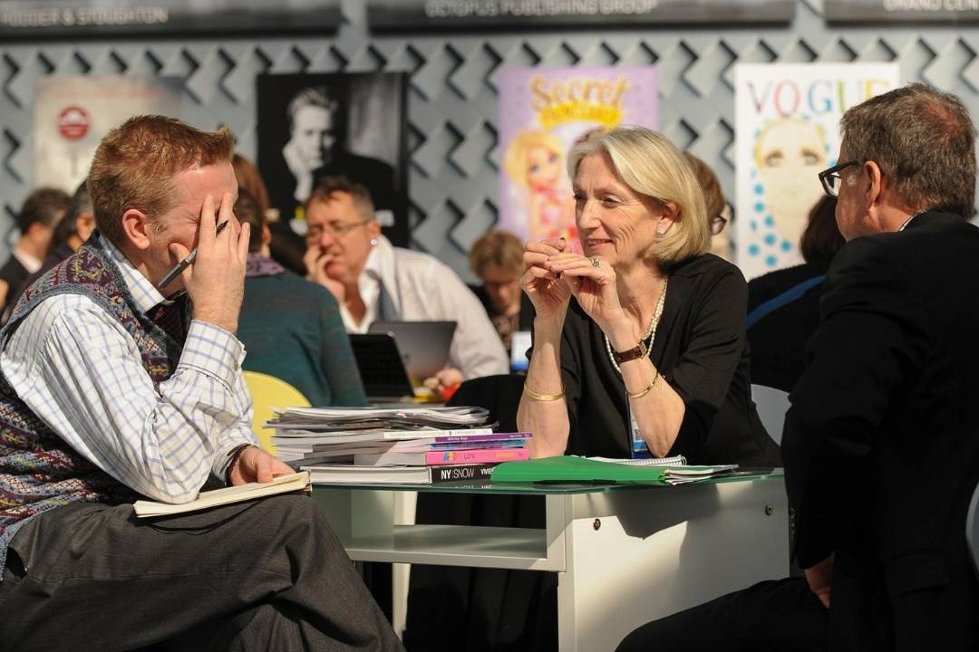 Hai xu huong cua xuat ban the gioi hinh anh