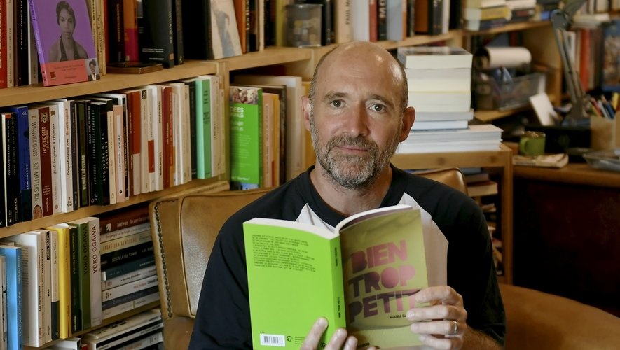 Sach bi cam voi nguoi duoi 18 tuoi khien gioi xuat ban Phap day song hinh anh