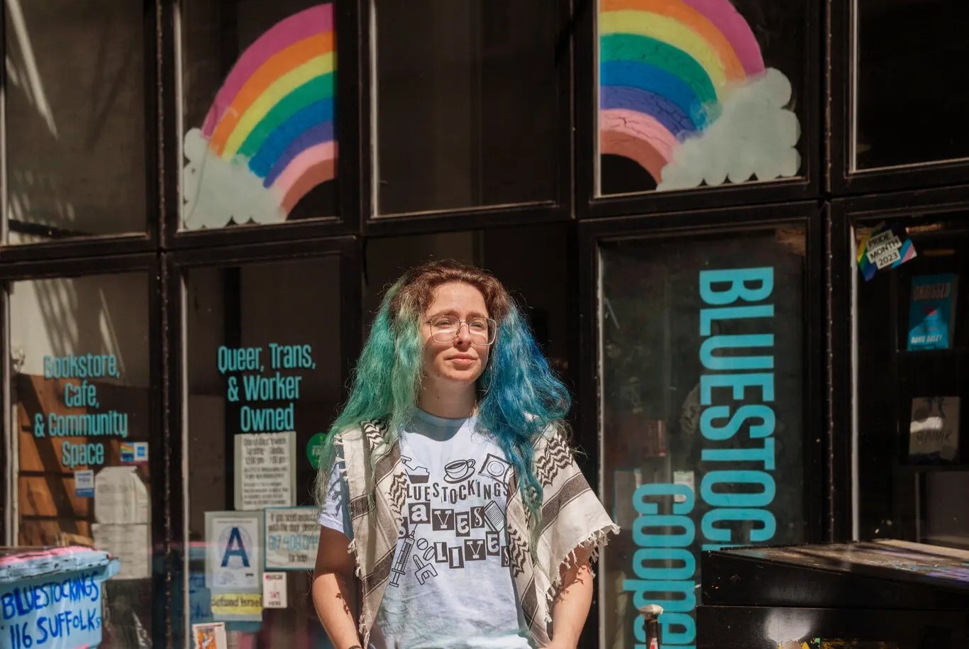 Hieu sach doc lap voi su menh xa hoi o My hinh anh