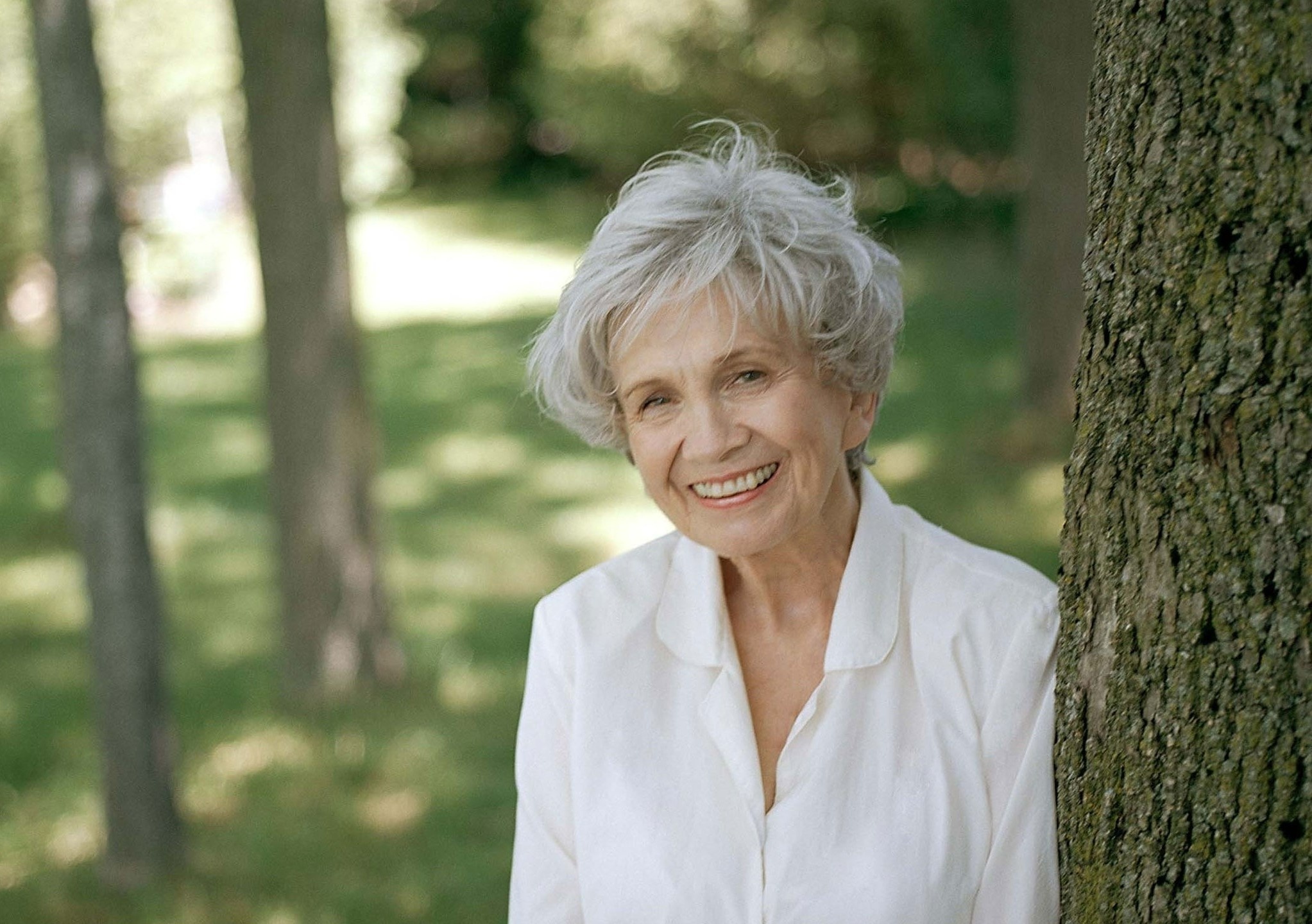 Con gai nha van doat Nobel to bi cha duong xam hai tinh duc hinh anh