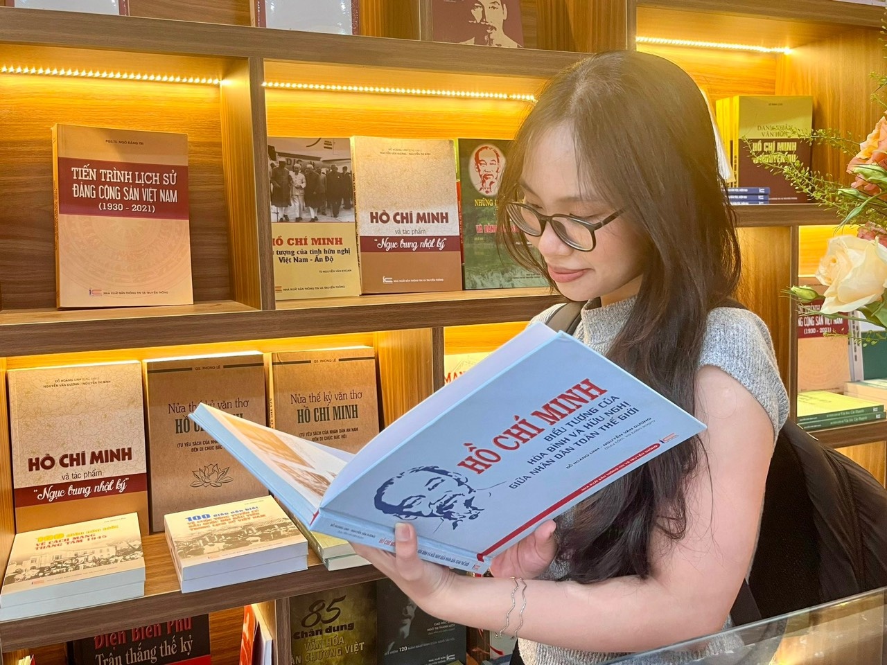 Ban tre hoan thien ban than tu nhung loi can dan cua Bac hinh anh