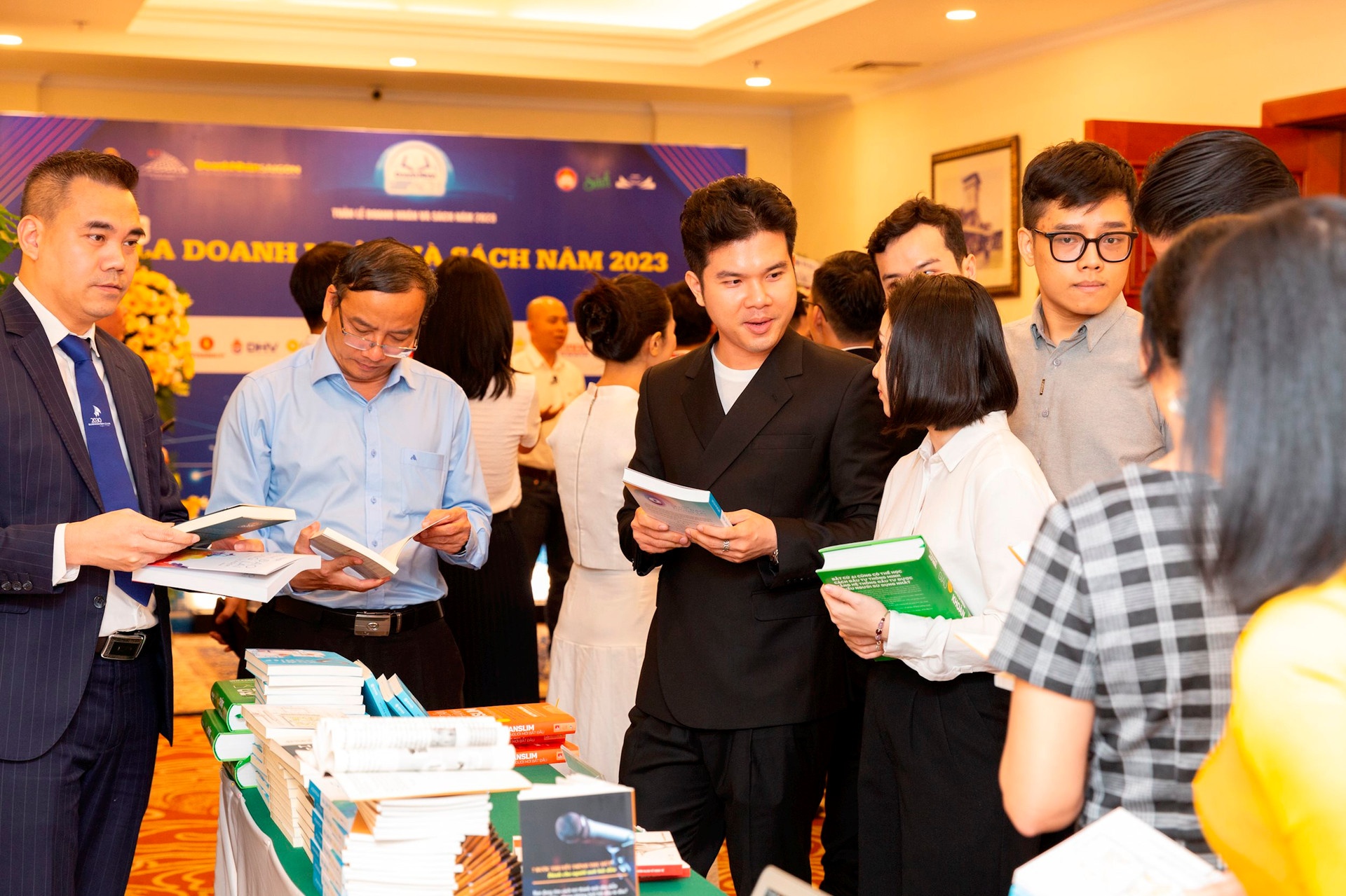Chuong trinh Doanh nhan va Sach nam 2024 dien ra vao thang 10 hinh anh