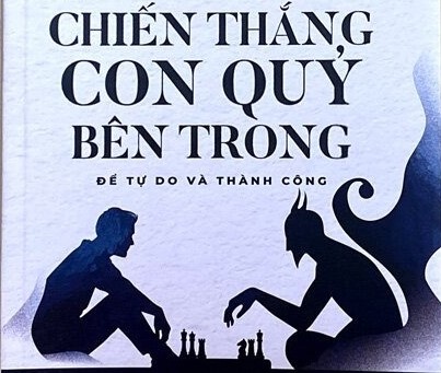 Chien thang con quy ben trong hinh anh