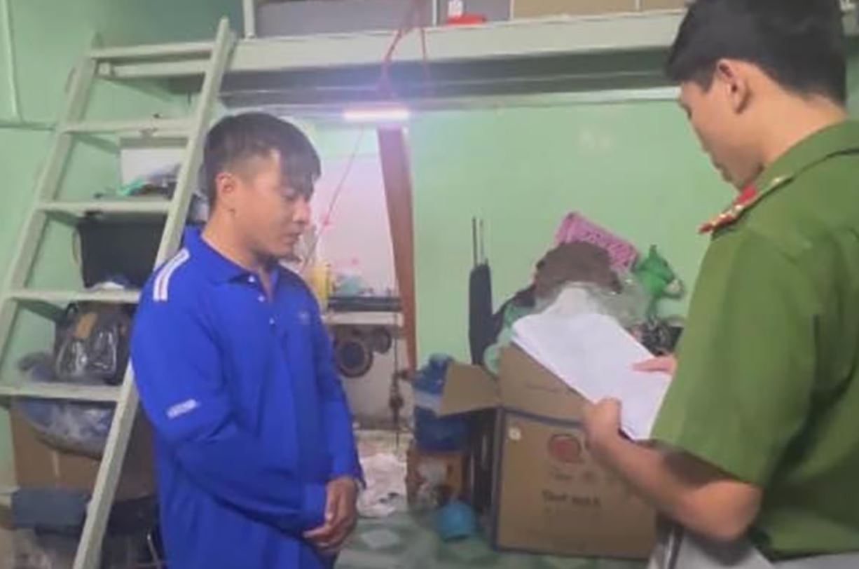 Ke gay hai vu cuop day chuyen tren duong pho TP.HCM sa luoi hinh anh