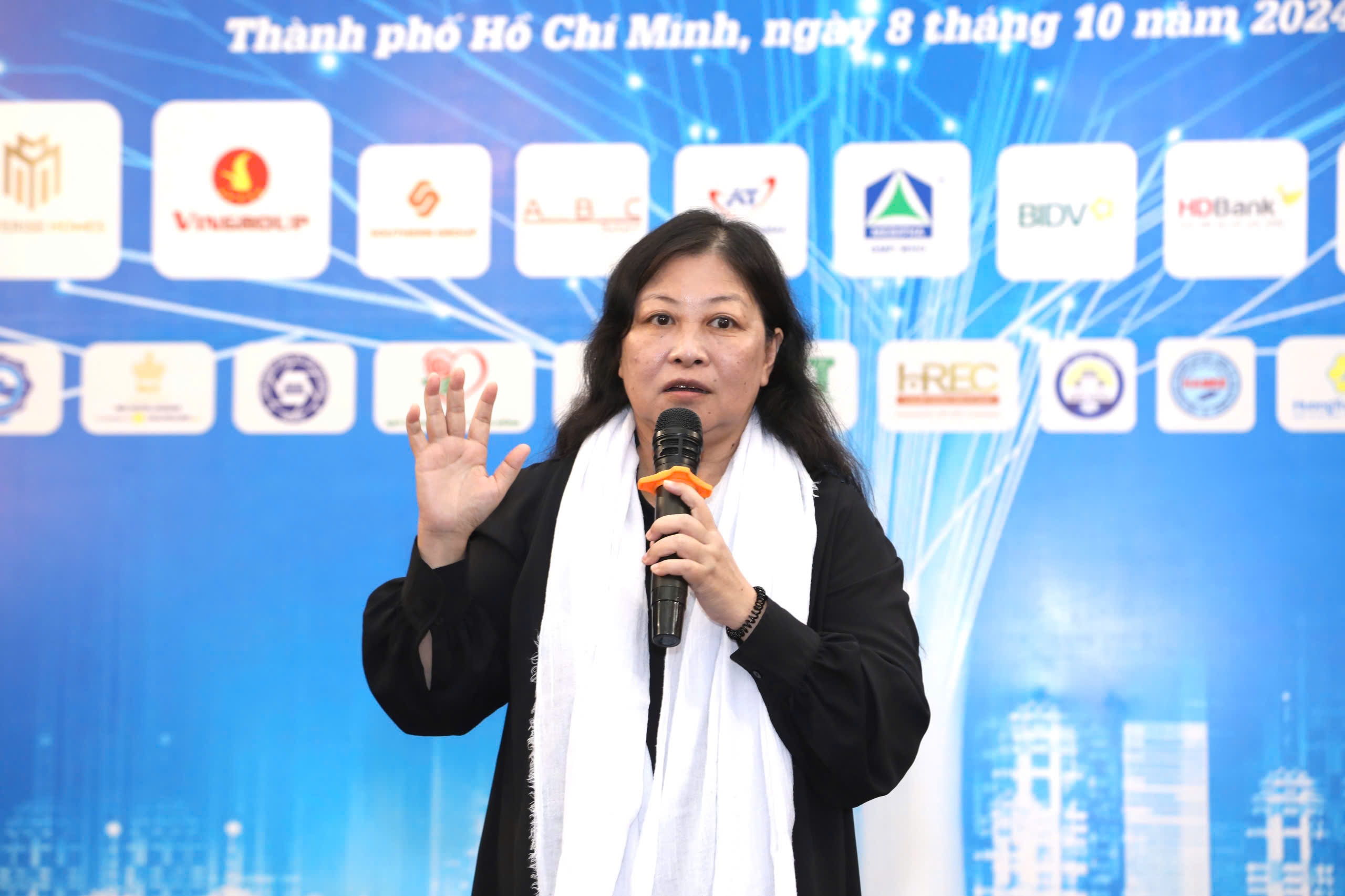 Khai mac Tuan le Doanh nhan va Sach nam 2024 hinh anh