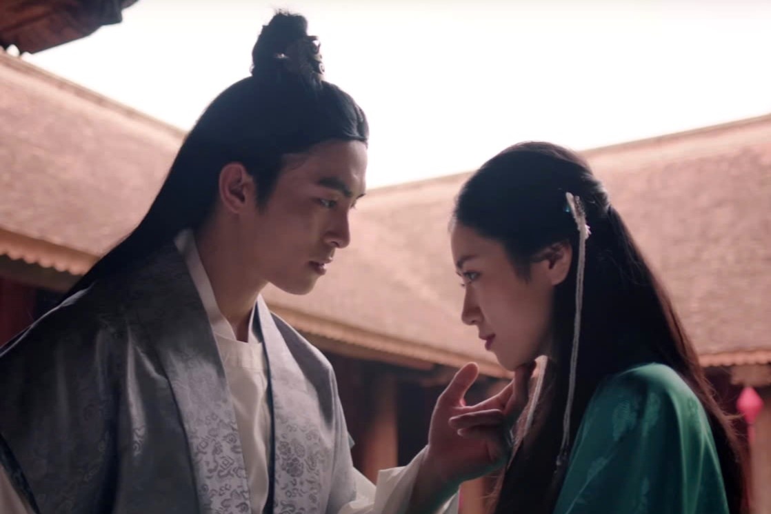 Chuyen yeu tu cai nhin dau tien den vo chong tu biet trong su Viet hinh anh