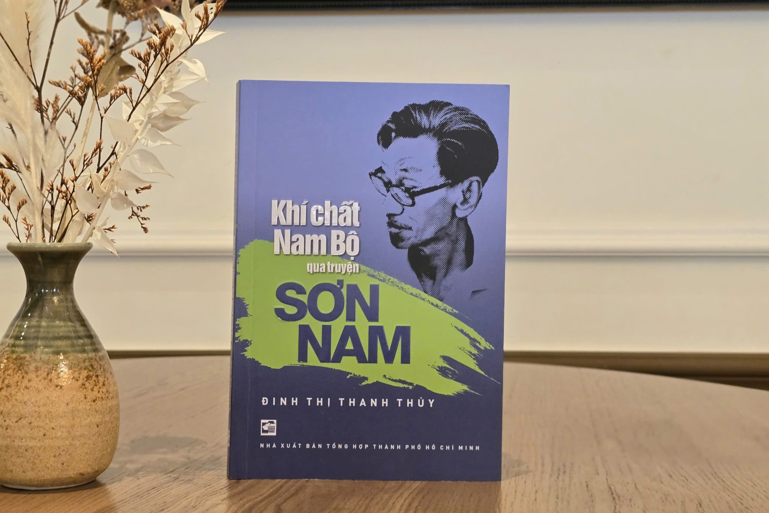 Dieu gi lam nen khi chat Nam bo trong truyen Son Nam? hinh anh