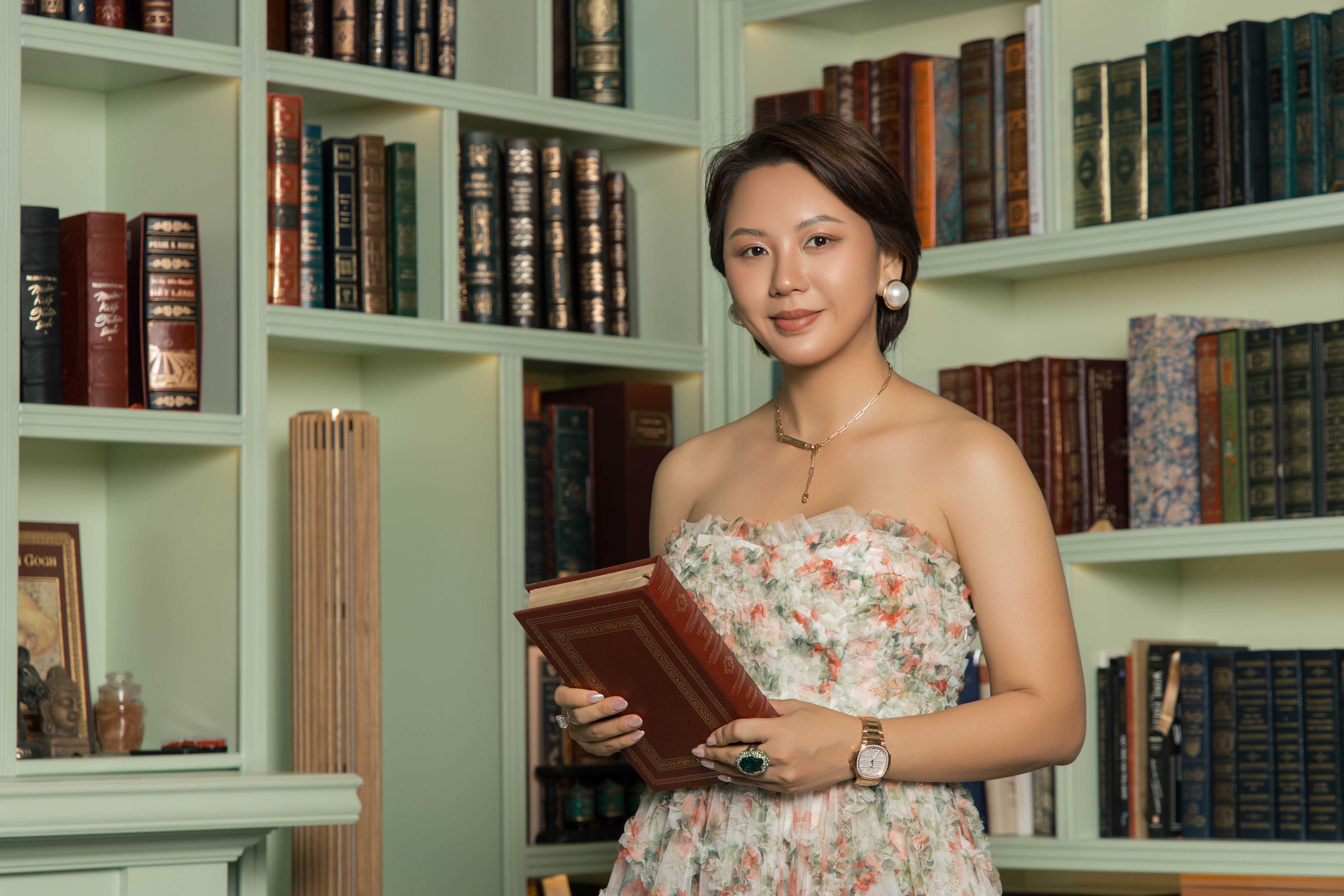 'Doc sach va leo nui cho toi song nhieu cuoc doi' hinh anh