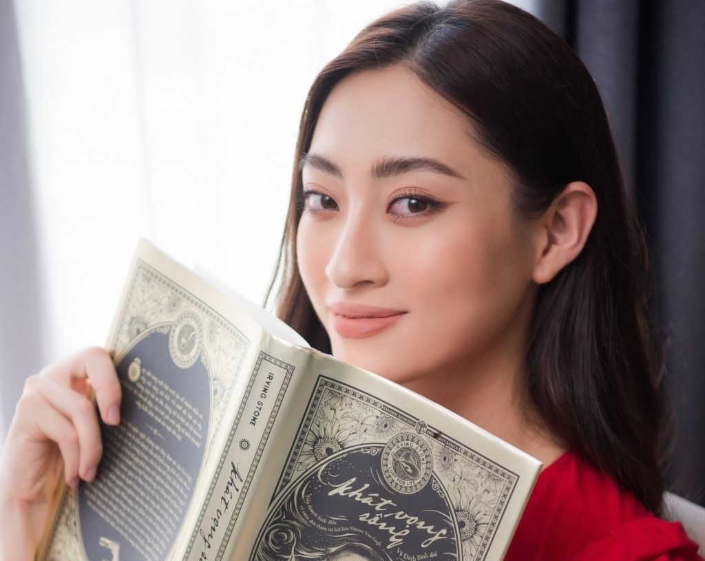 Nguoi ban dong hanh cua Luong Thuy Linh hinh anh