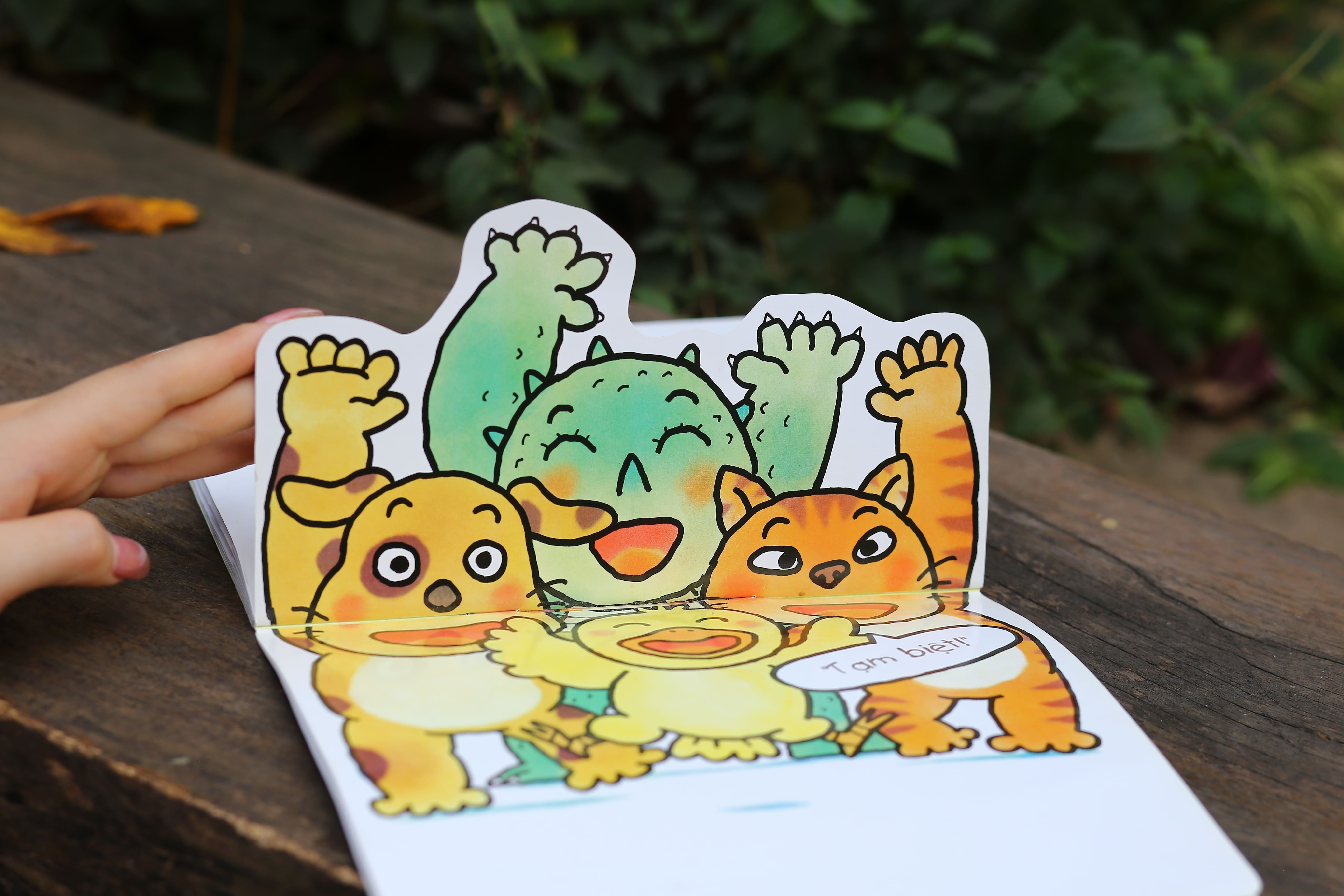 Tac gia 'Cung choi voi be' den Viet Nam hinh anh