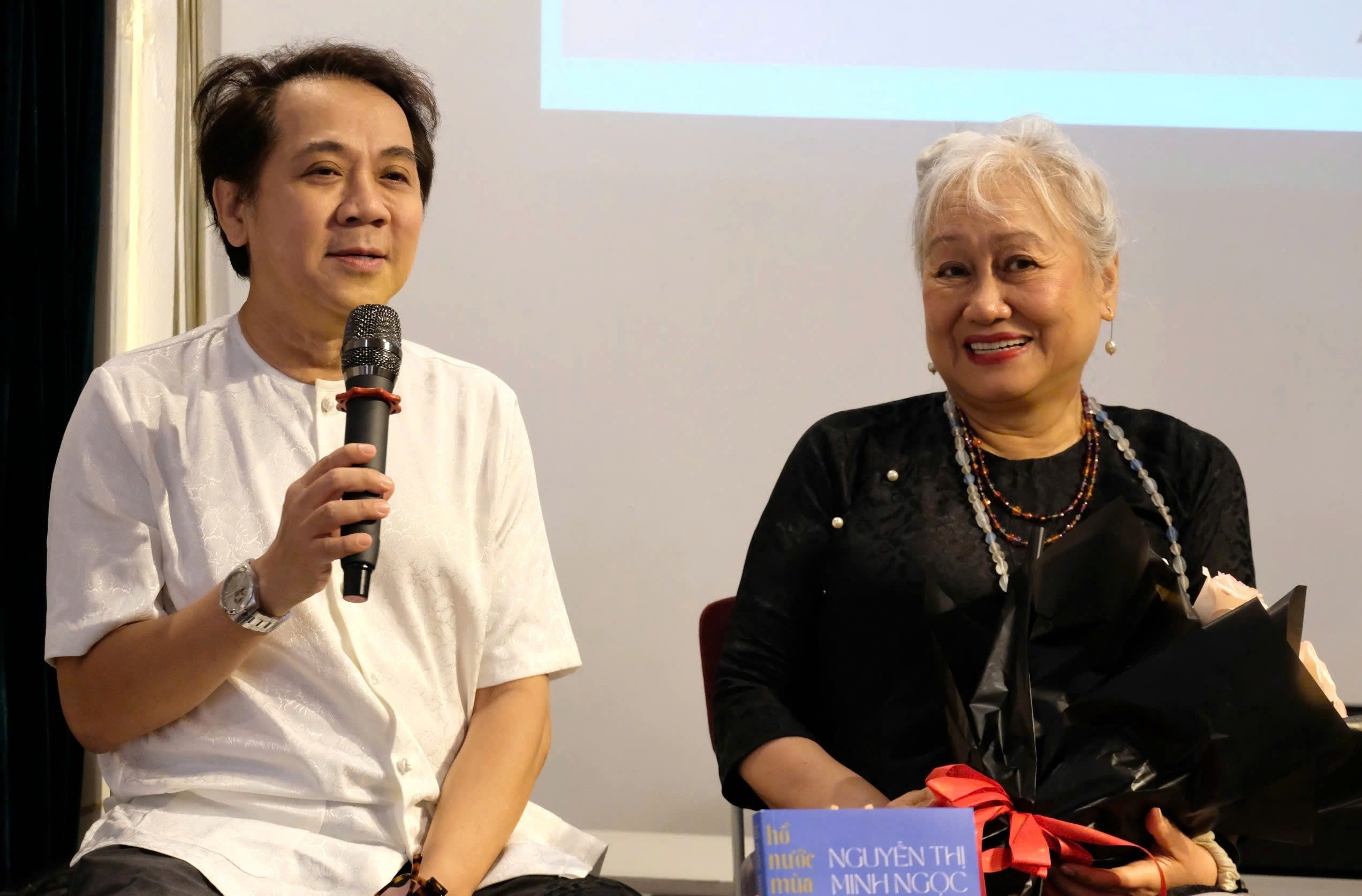 Thanh Loc noi gi ve 'Ho nuoc mua xuan' cua Nguyen Thi Minh Ngoc? hinh anh