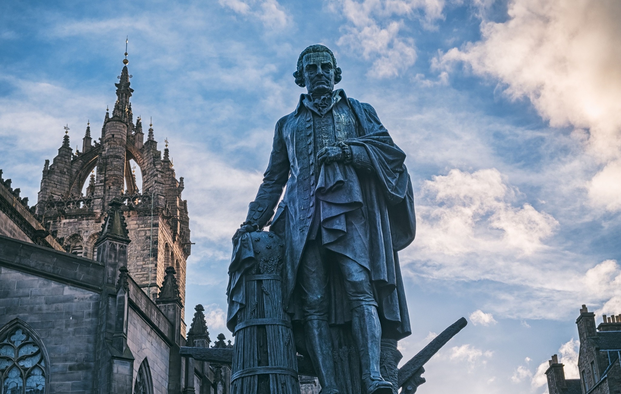 Di san cua 'cha de' kinh te thi truong Adam Smith hinh anh