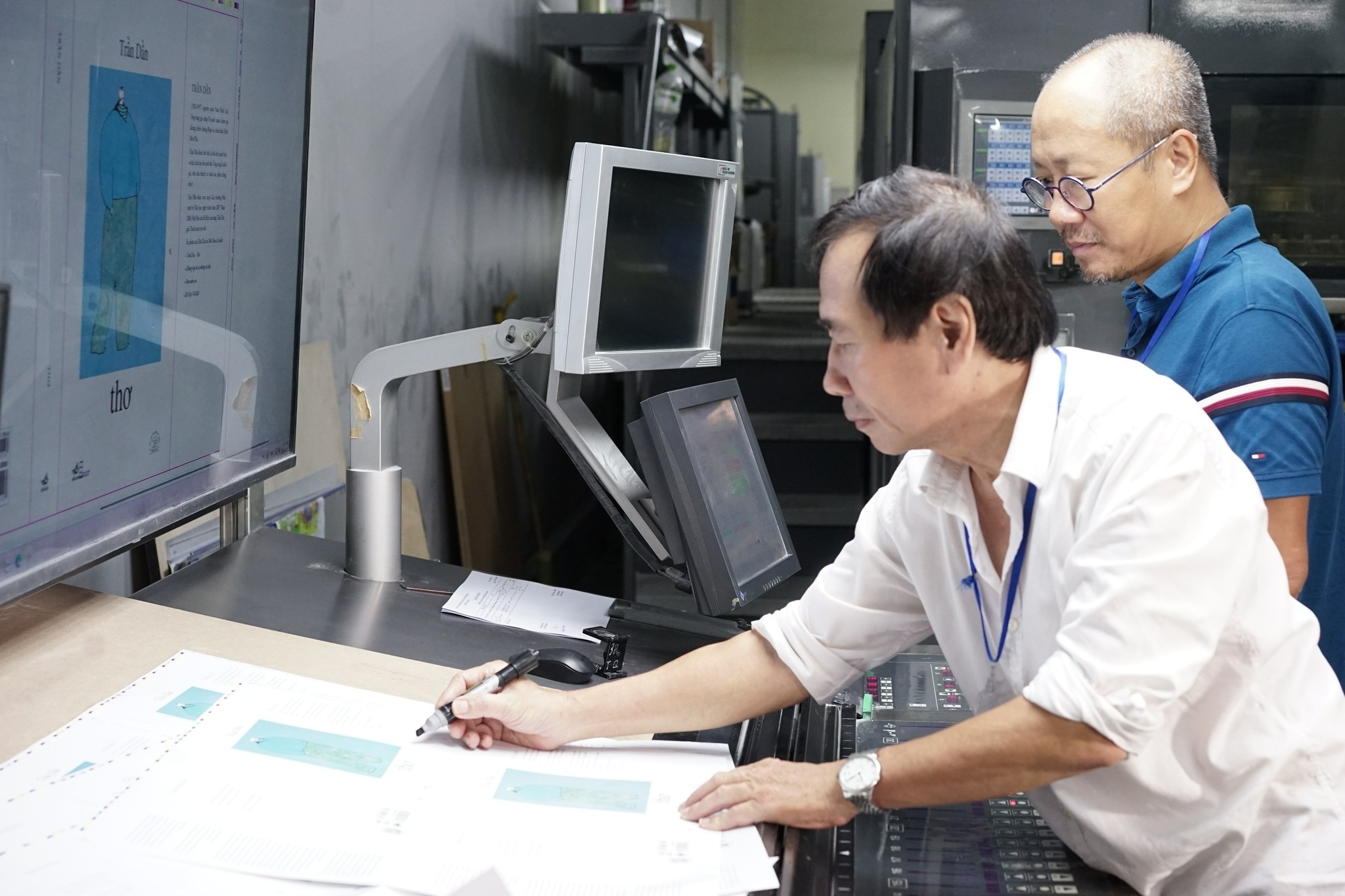 'Tran Dan - Tho' trang nha in hinh anh