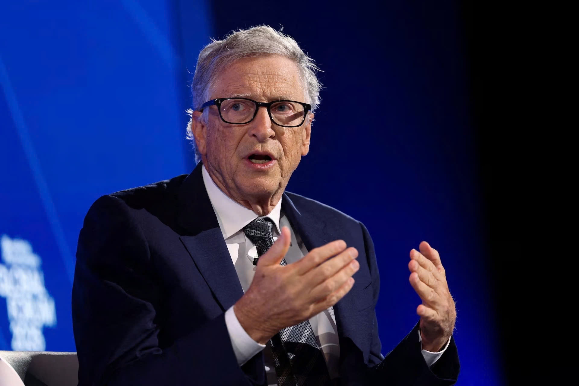 Bill Gates da noi gi ma Sam Altman quyet dinh ra mat ChatGPT? hinh anh