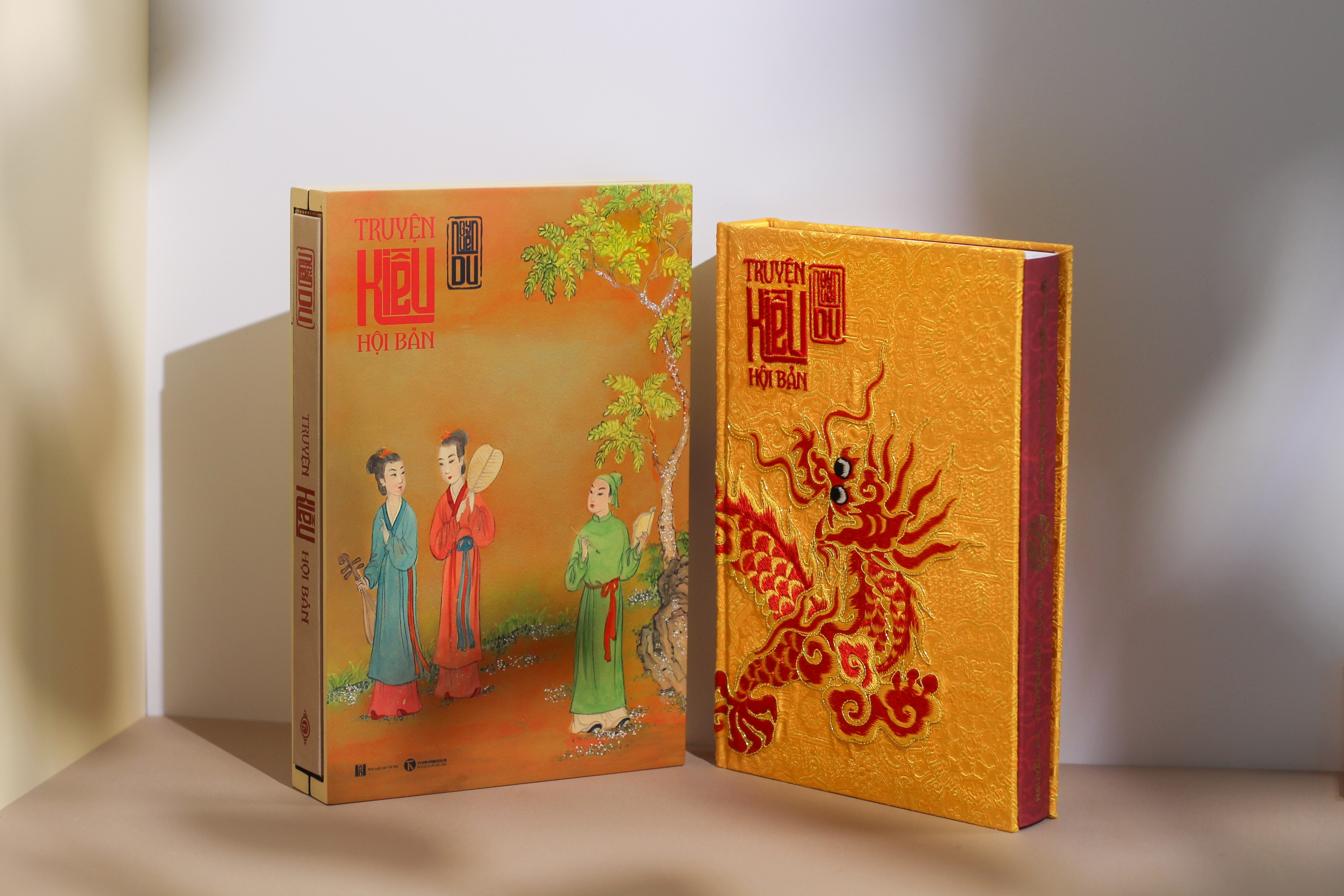 Ba ban 'Truyen Kieu' minh hoa cong phu ra mat ban doc hinh anh