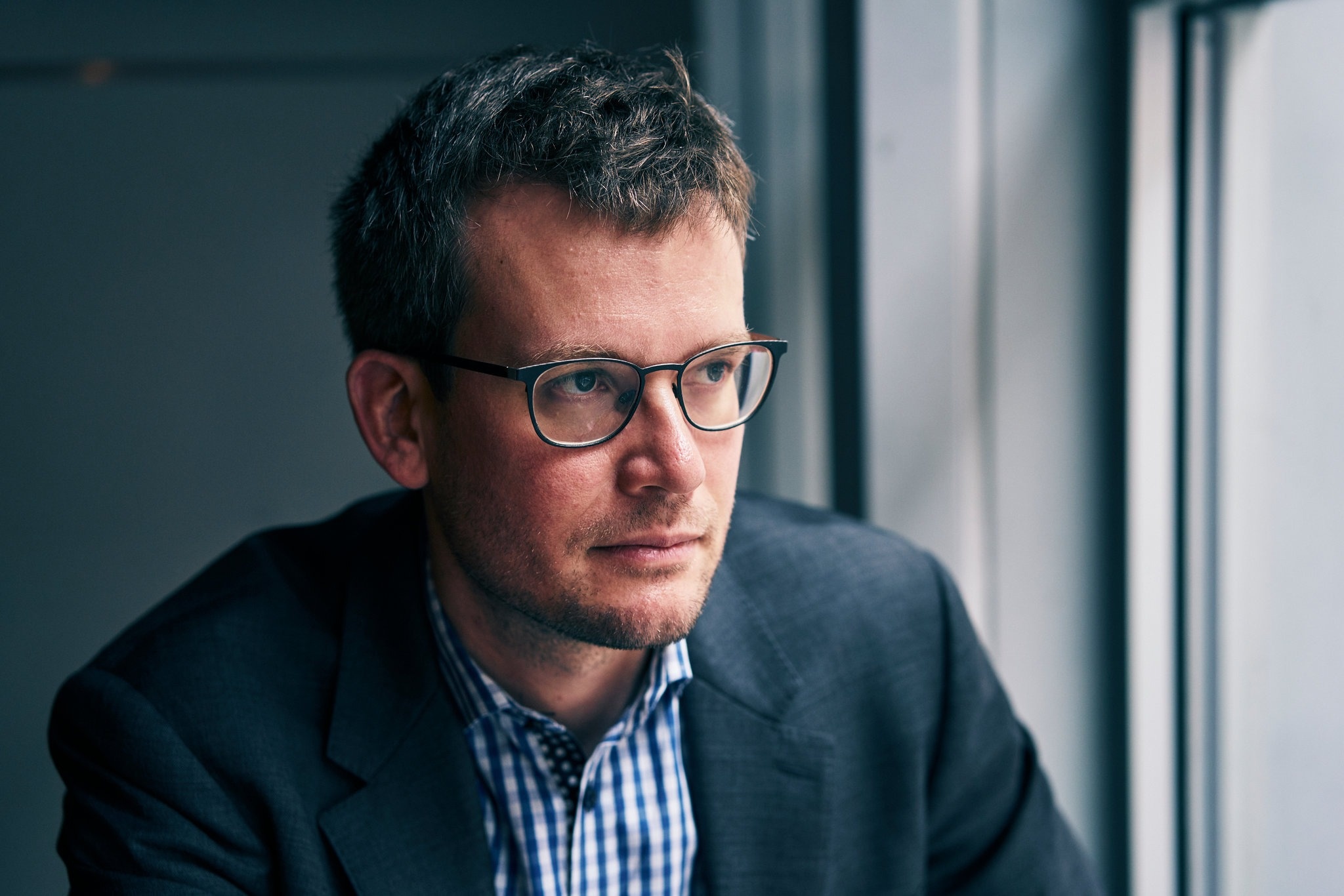 Ly do tac gia 'Khi loi thuoc ve nhung vi sao' dung viet tieu thuyet hinh anh